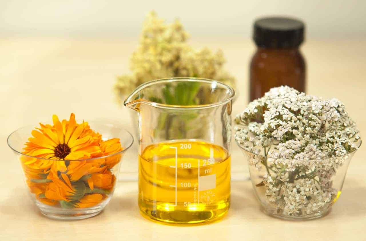 Your Complete Guide To Buying The Right Essential Oils For Your Skin