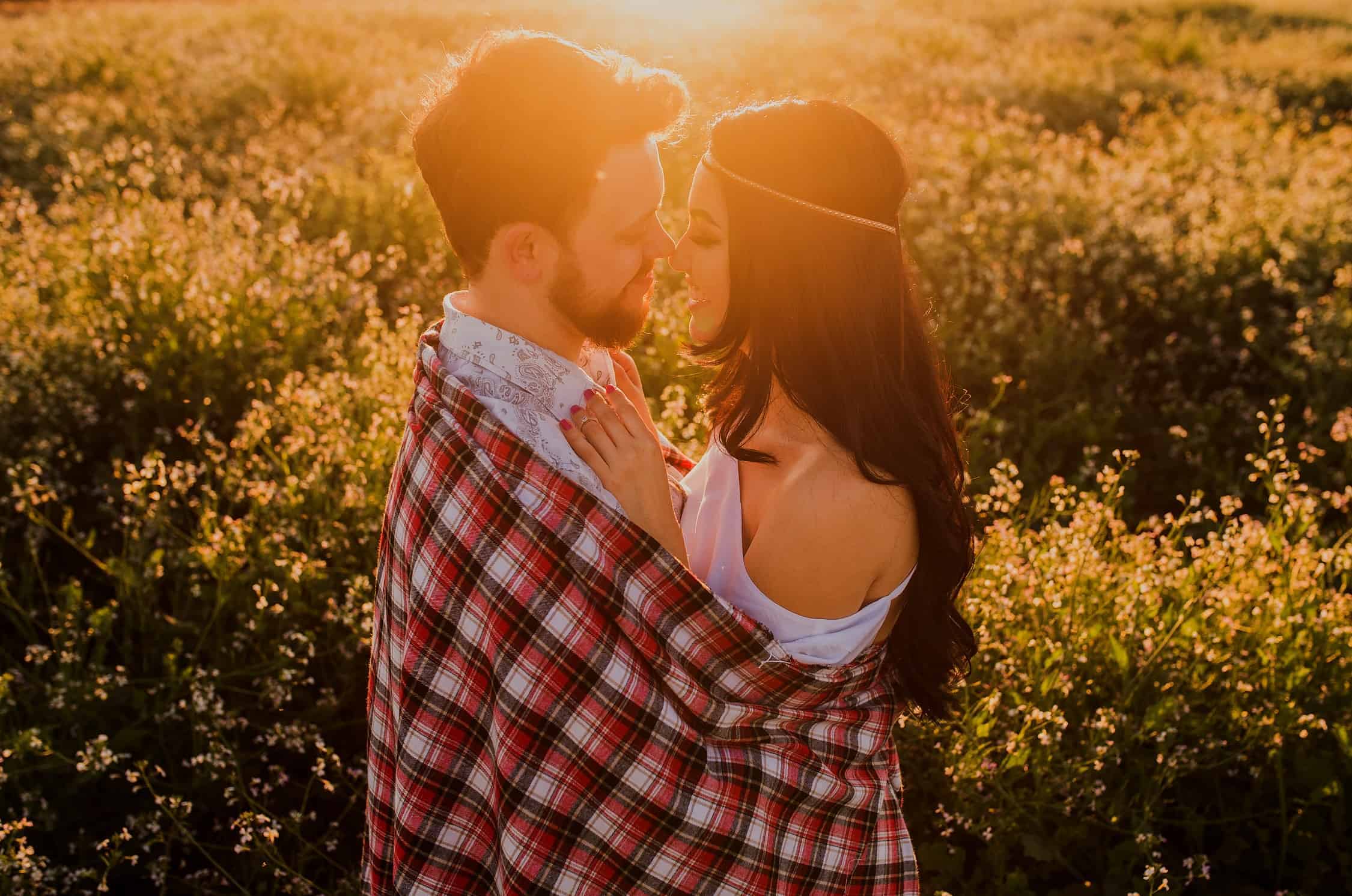 7 Signs You Are In Love With A Hopeless Romantic