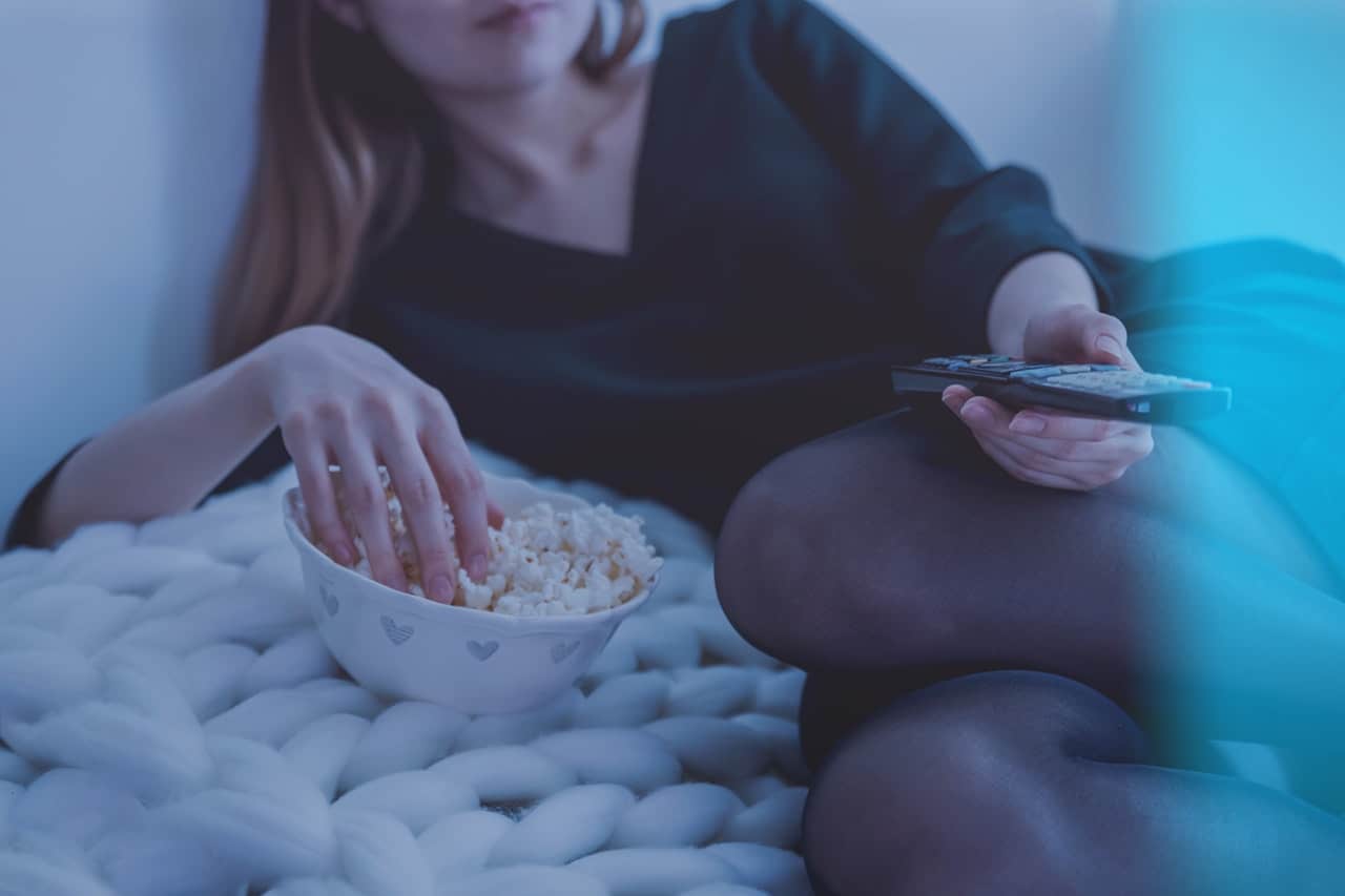 10 Simple Ways To Beat Food Cravings At Night Without Going Crazy