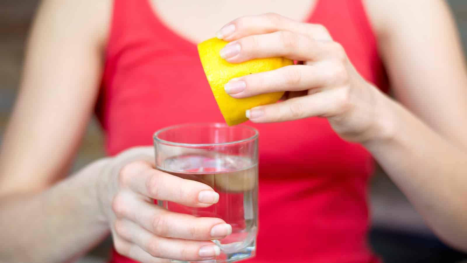 12 Science Based Benefits of Lemon Water