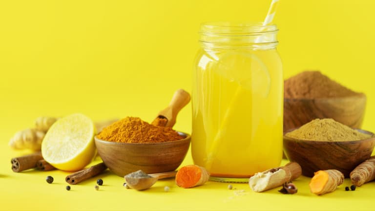 turmeric lemonade