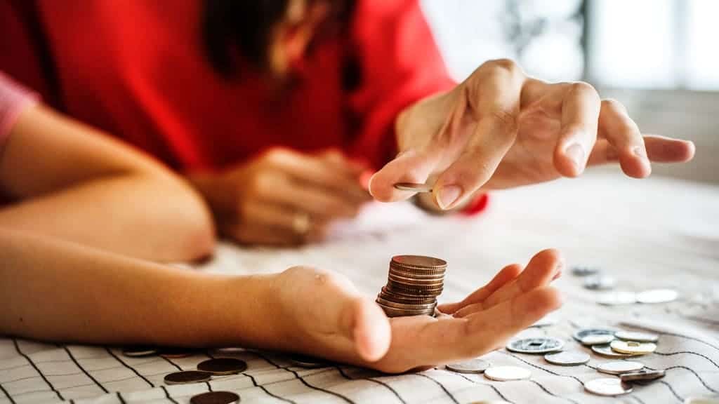 15 Incredibly Useful Personal Finance Tips to Help You Save Money  