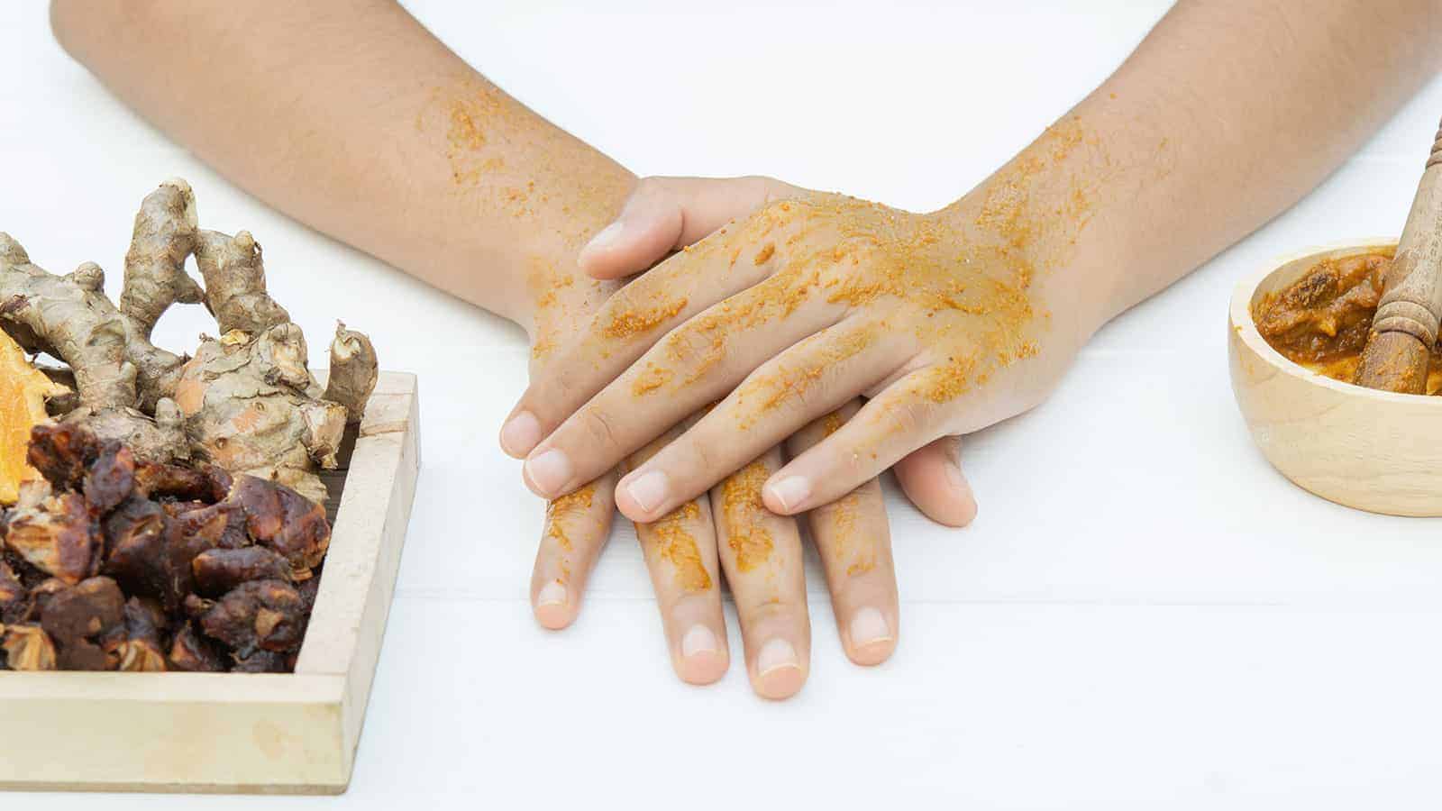 12 Proven Benefits of Turmeric for Skin
