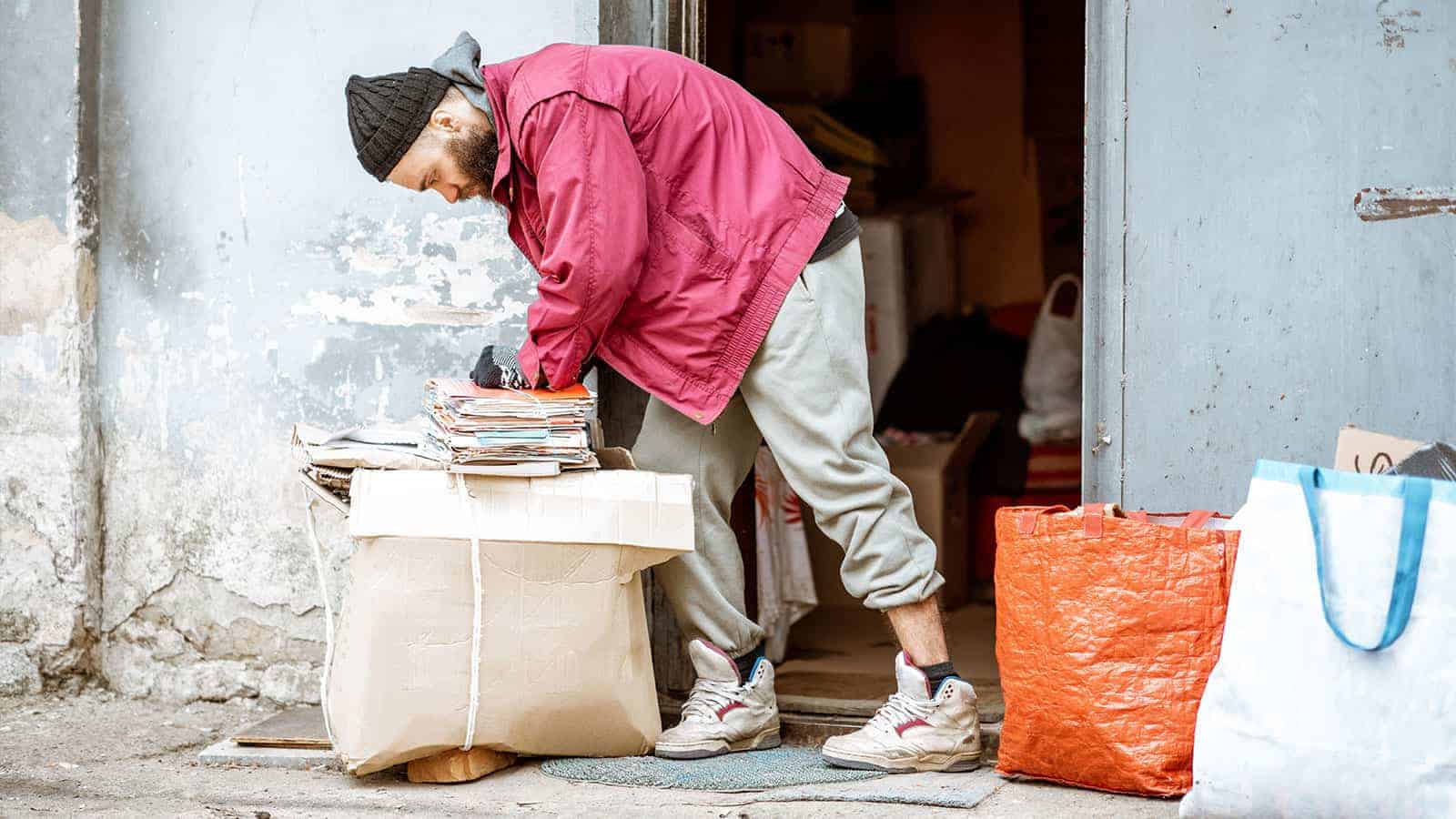 Arkansas City Is Actually Paying the Homeless to Pick Up Trash