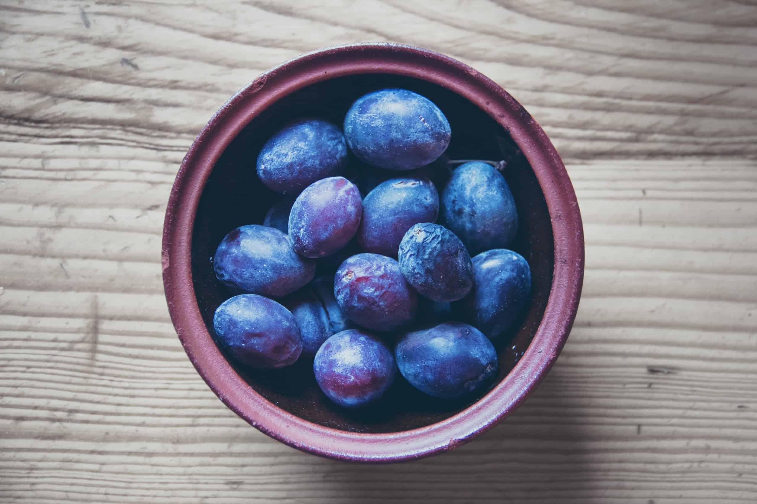 Dietitian Shares 13 Health Benefits of Eating Plums