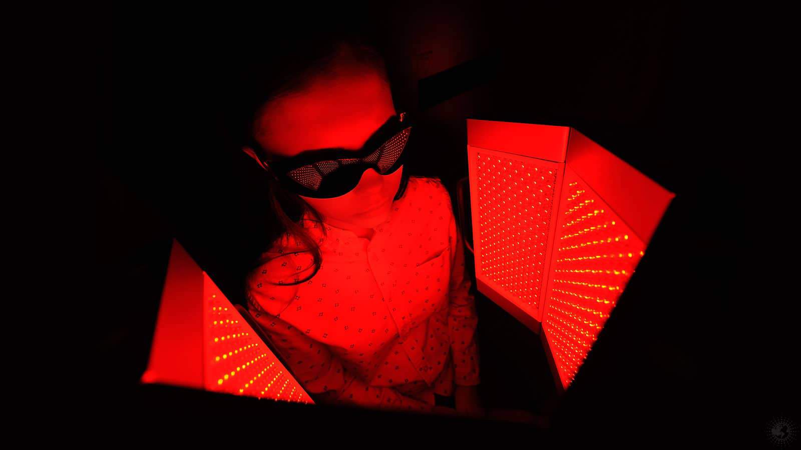 Researchers Reveal How Red Light Therapy Helps Your Body Fight A Virus