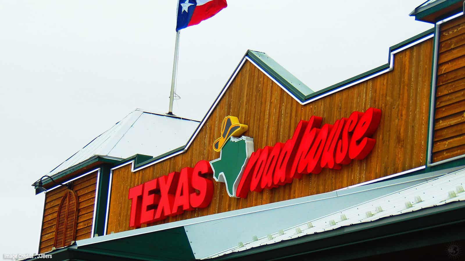 texas-roadhouse-ceo-gives-up-salary-and-bonus-to-pay-employees