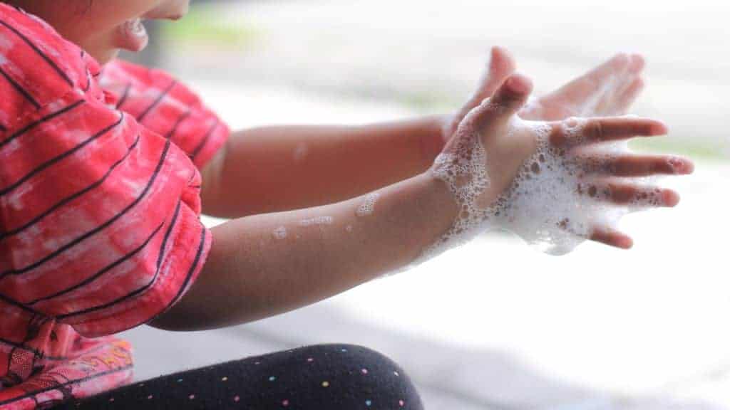 Dwayne Johnson And His Daughter Teach the Handwashing Song