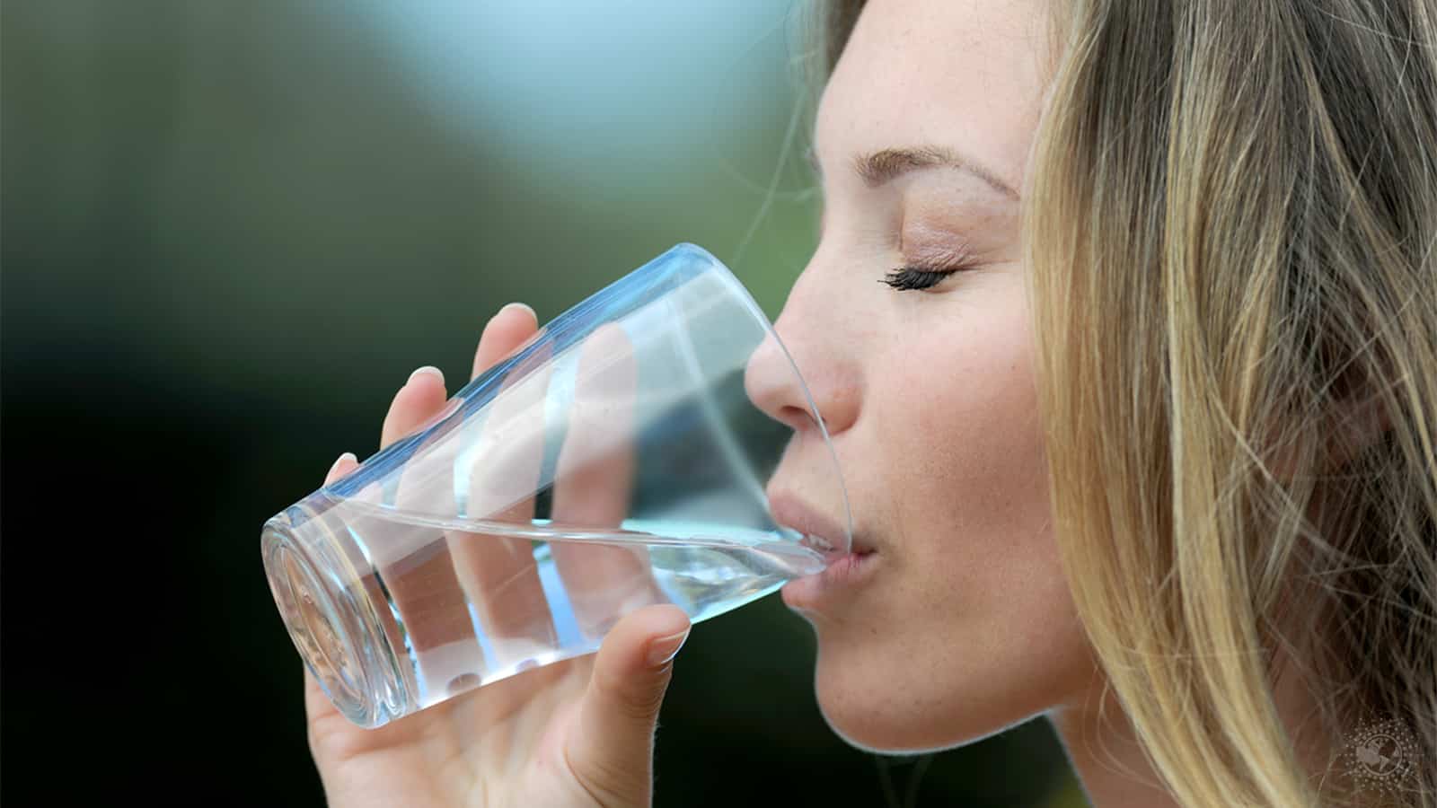 Nutritionists Weigh the Pros and Cons of Water Fasting