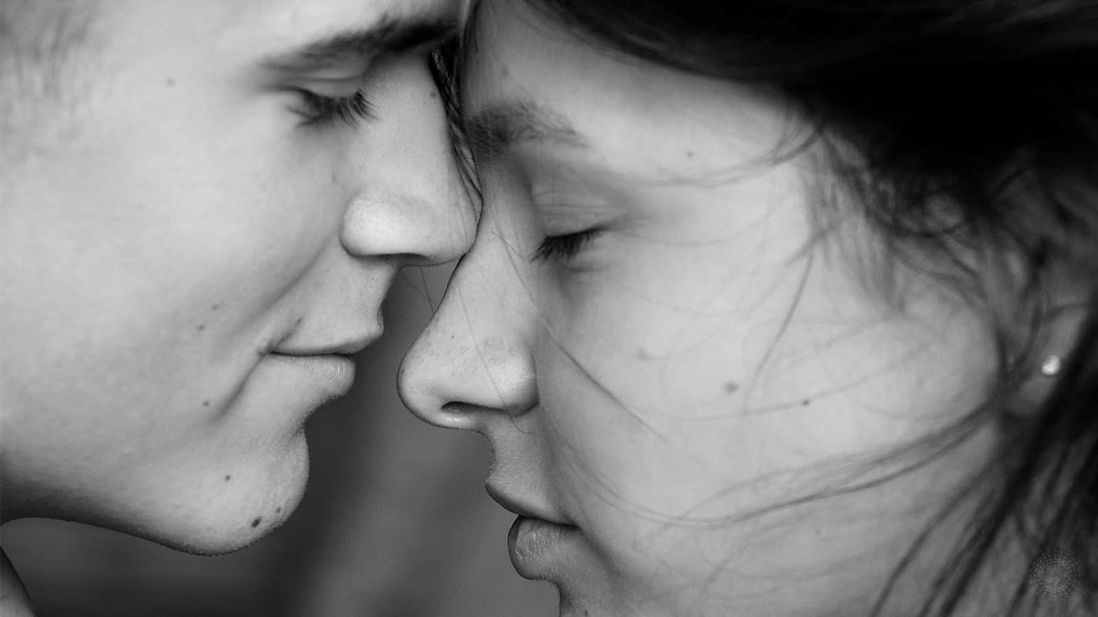 15 Signs Your Relationship is at a Turning Point (for better or worse)