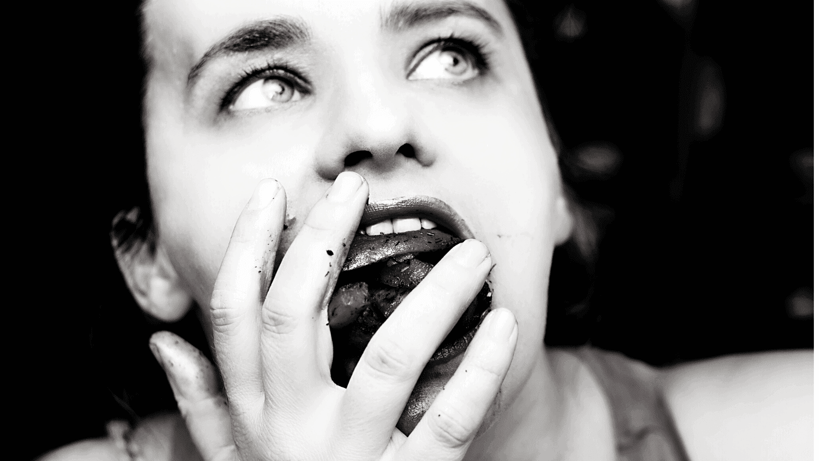 14 Triggers That Could Cause Someone to Binge Eat