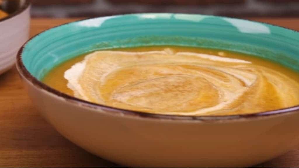 Easy, Immune-Boosting Vegetable Soup Recipe and Garlic Baguette
