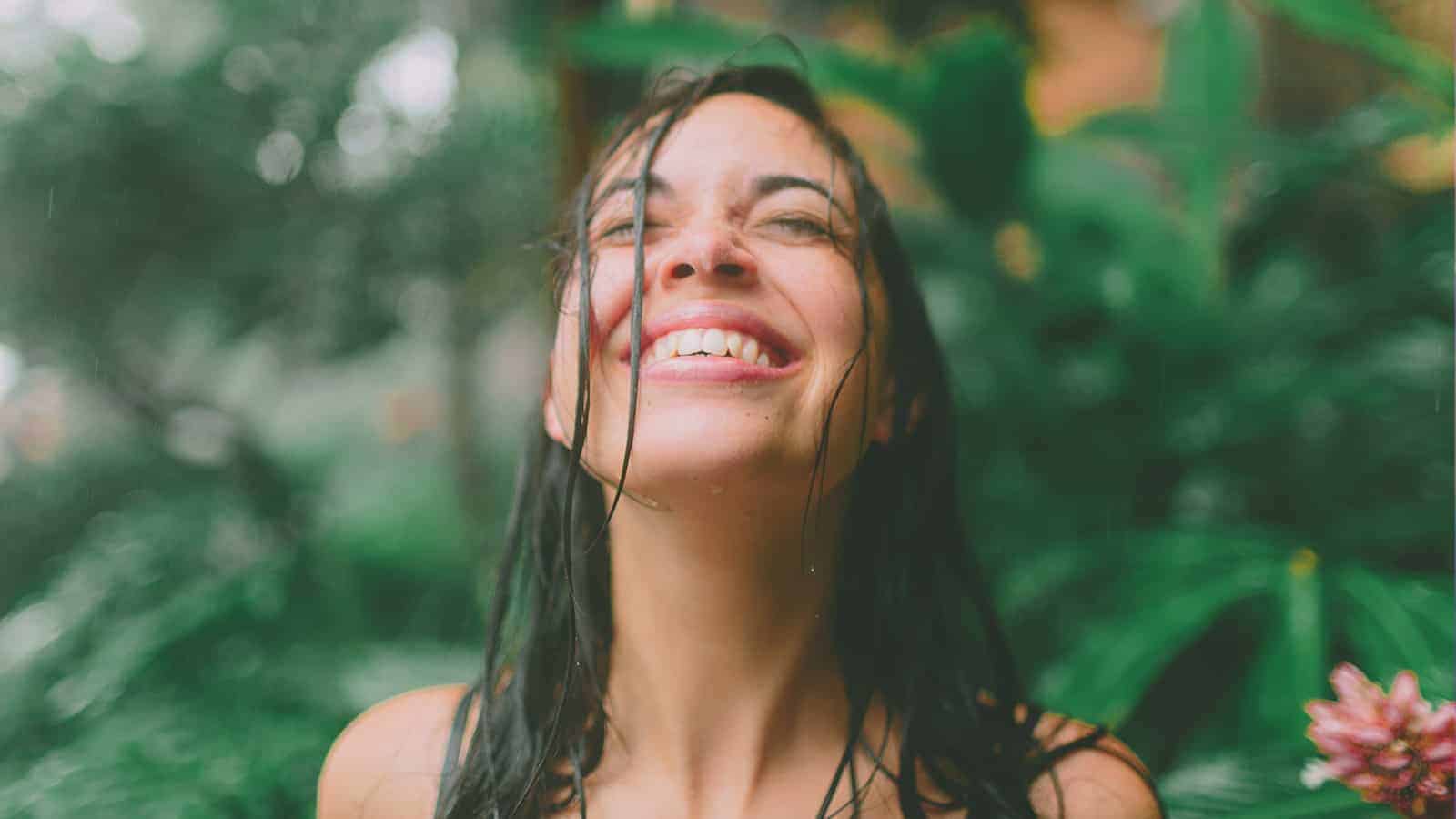 12 Things a Happy Person Does Without Realizing It