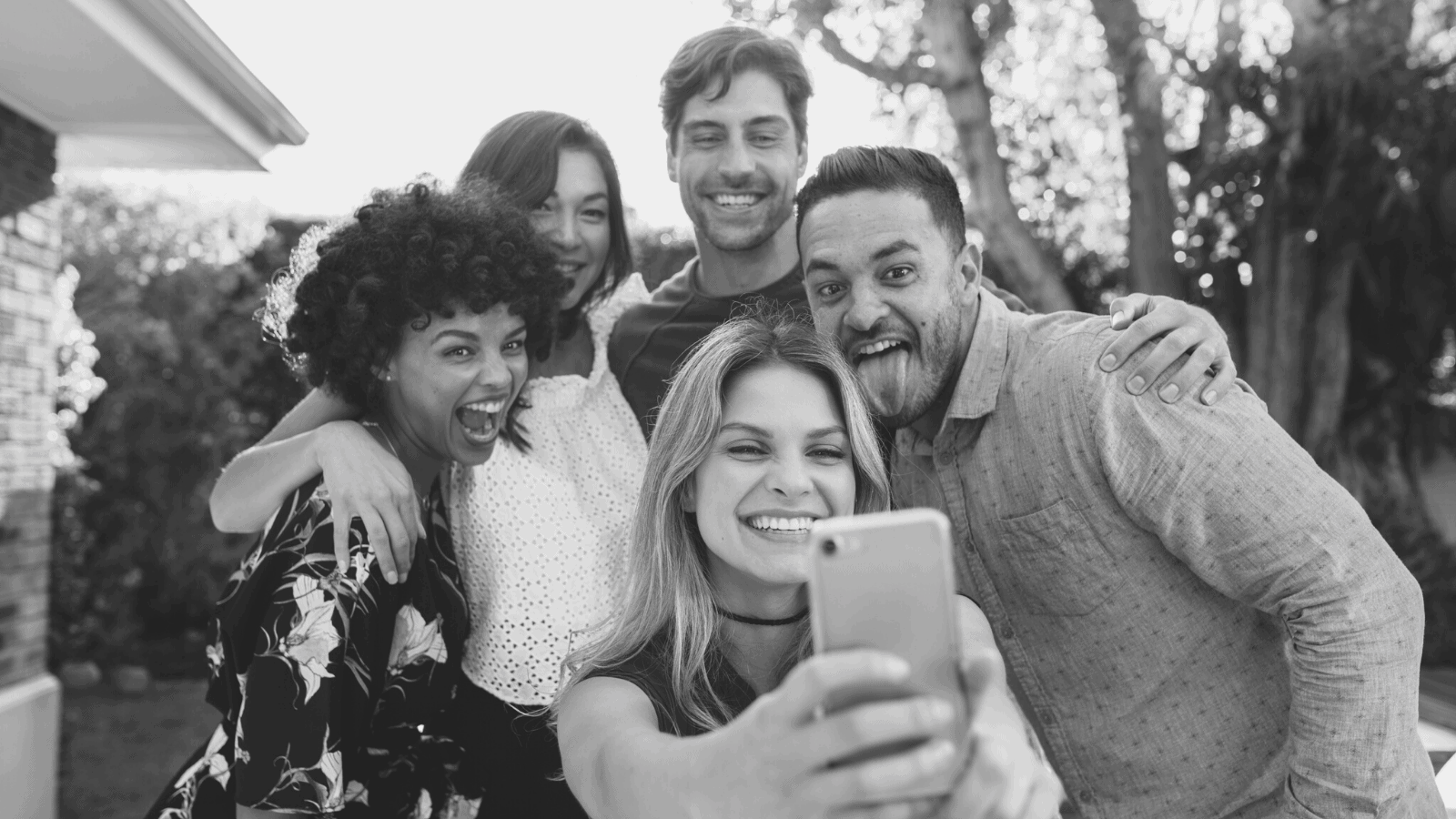 3 Ways Reconnecting With Old Friends Can Help You Grow