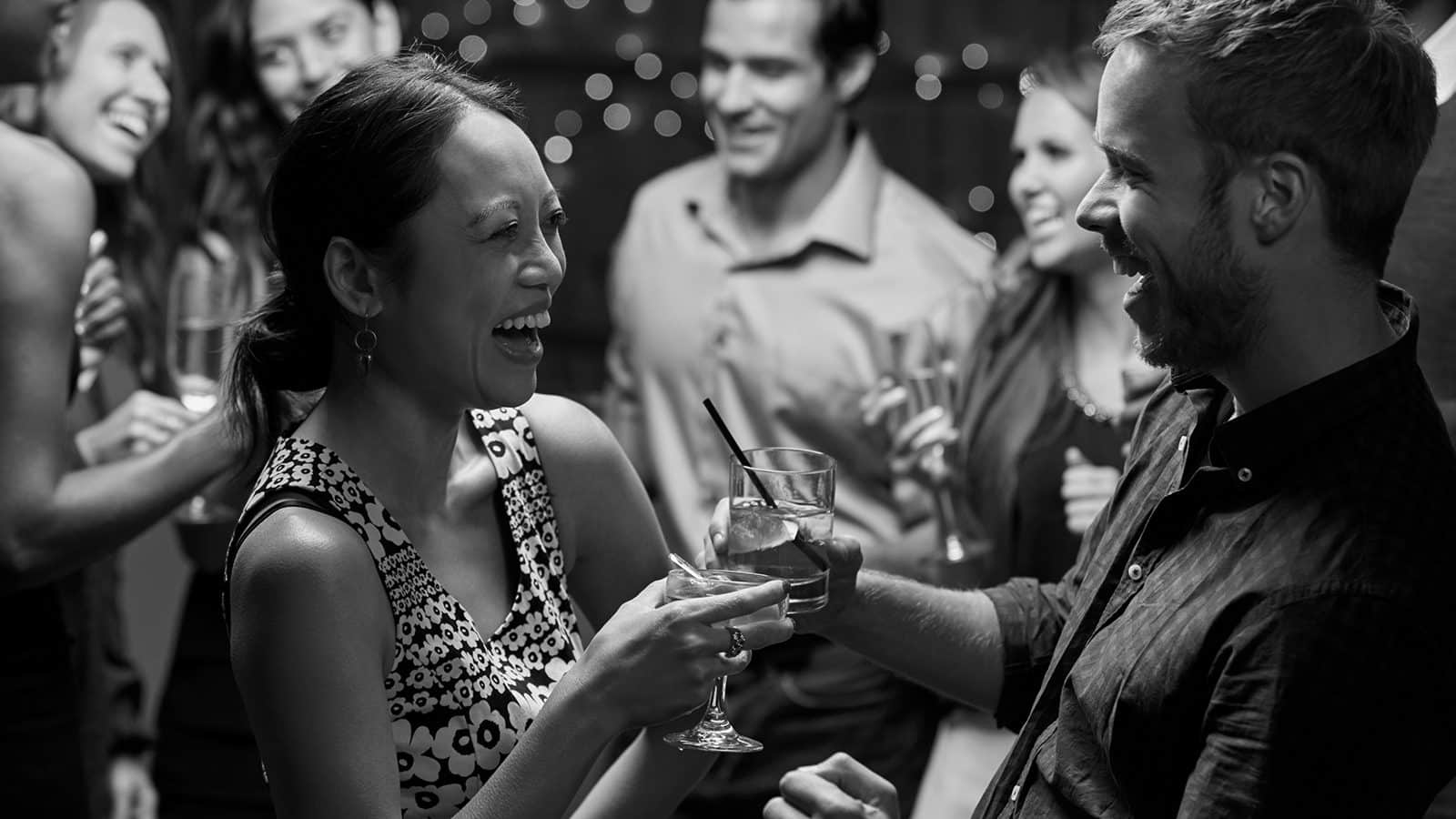 15 Things to Expect When Dating an Extrovert