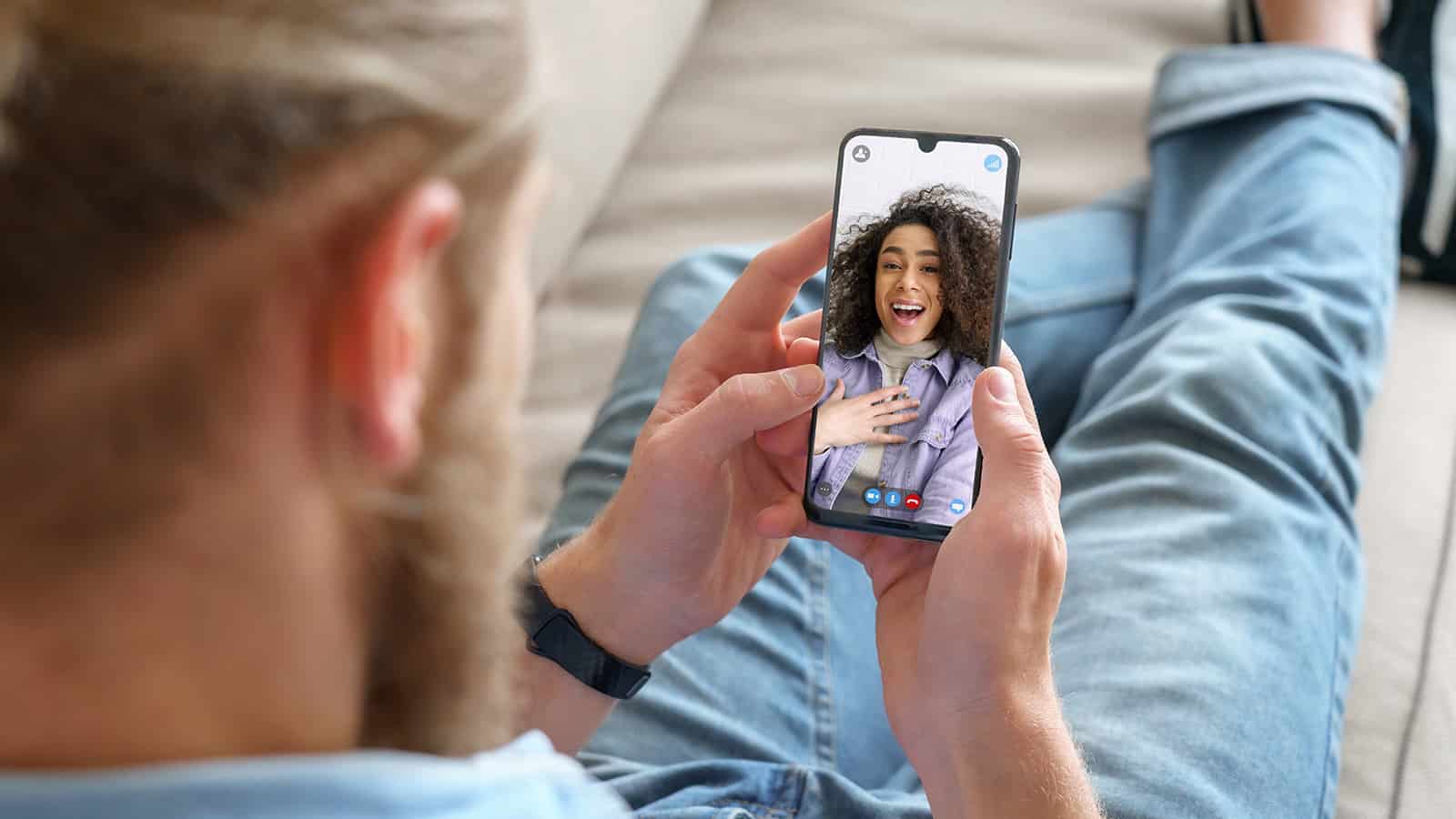 New Study Perfectly Explains How Video Dating Changed the Rules of Romance