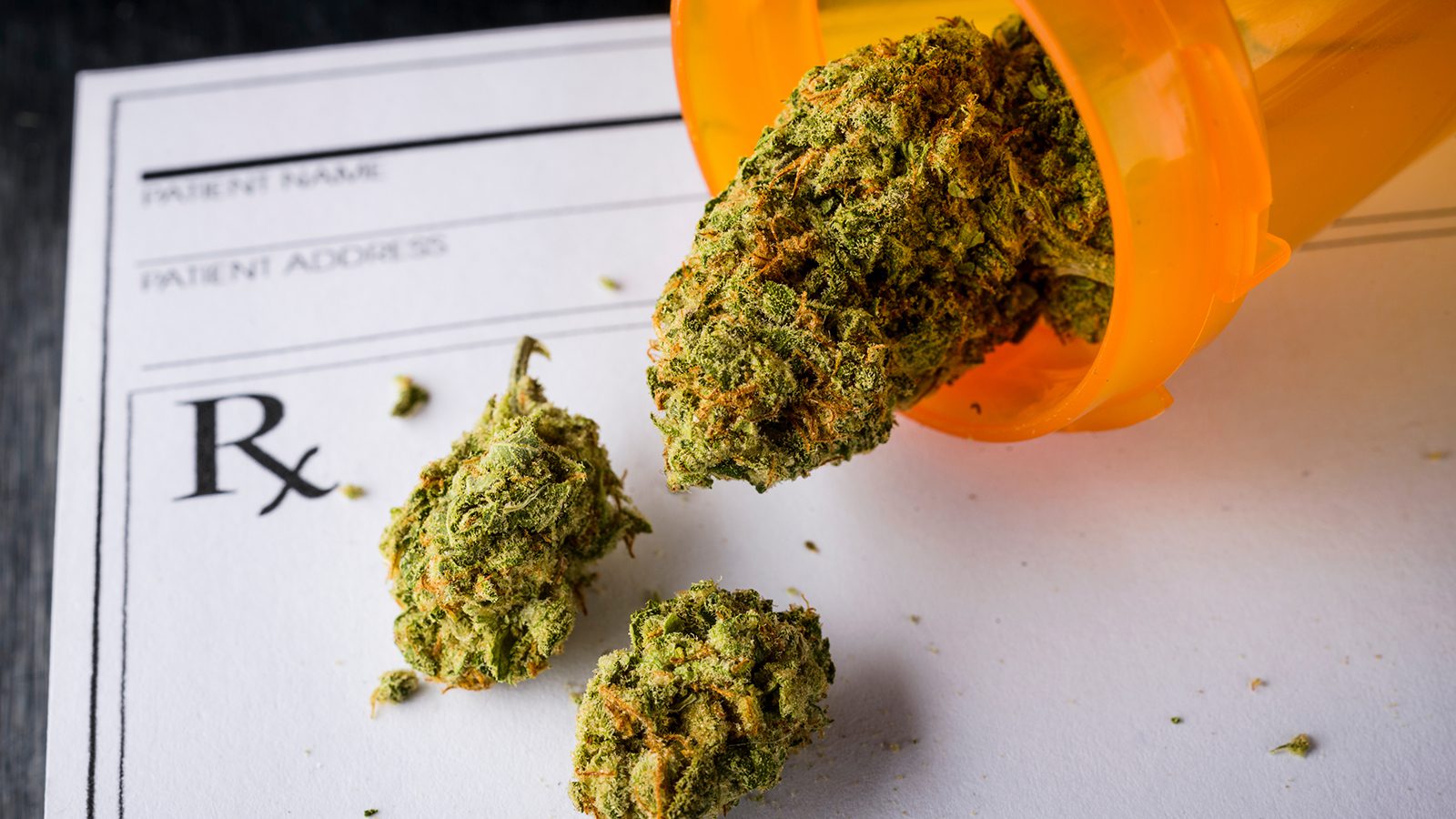 Doctors Explain 8 Benefits of Medical Marijuana