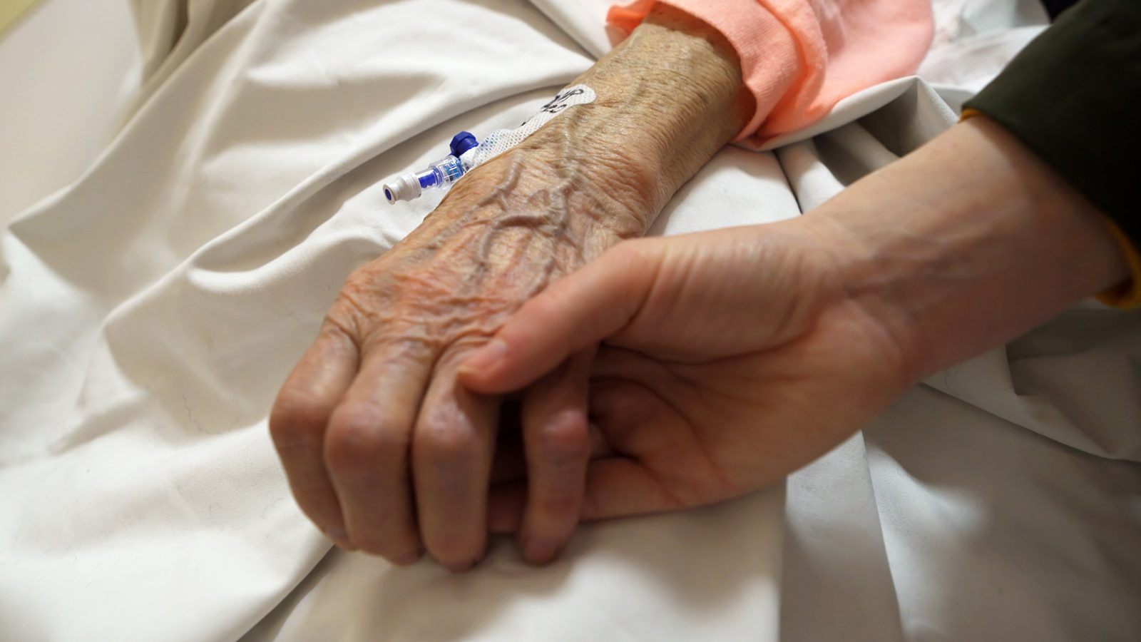 12 Ways to Show Love for a Dying Loved One