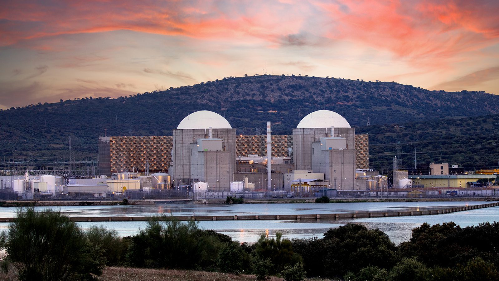 Study Says Nuclear Power Might Be the Cheapest Way to Zero Emissions