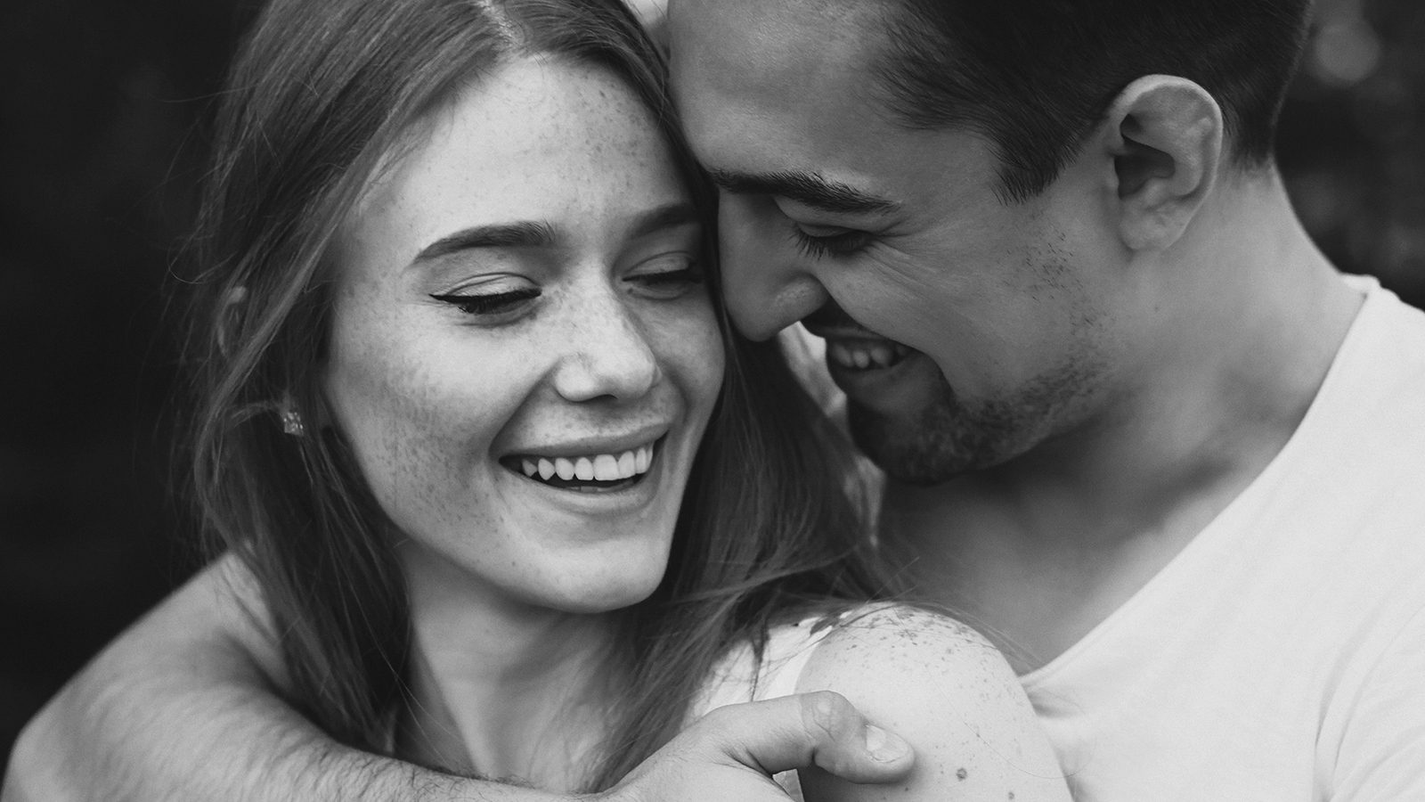 12 Relationship Behaviors Someone Shows When They Make You A Priority
