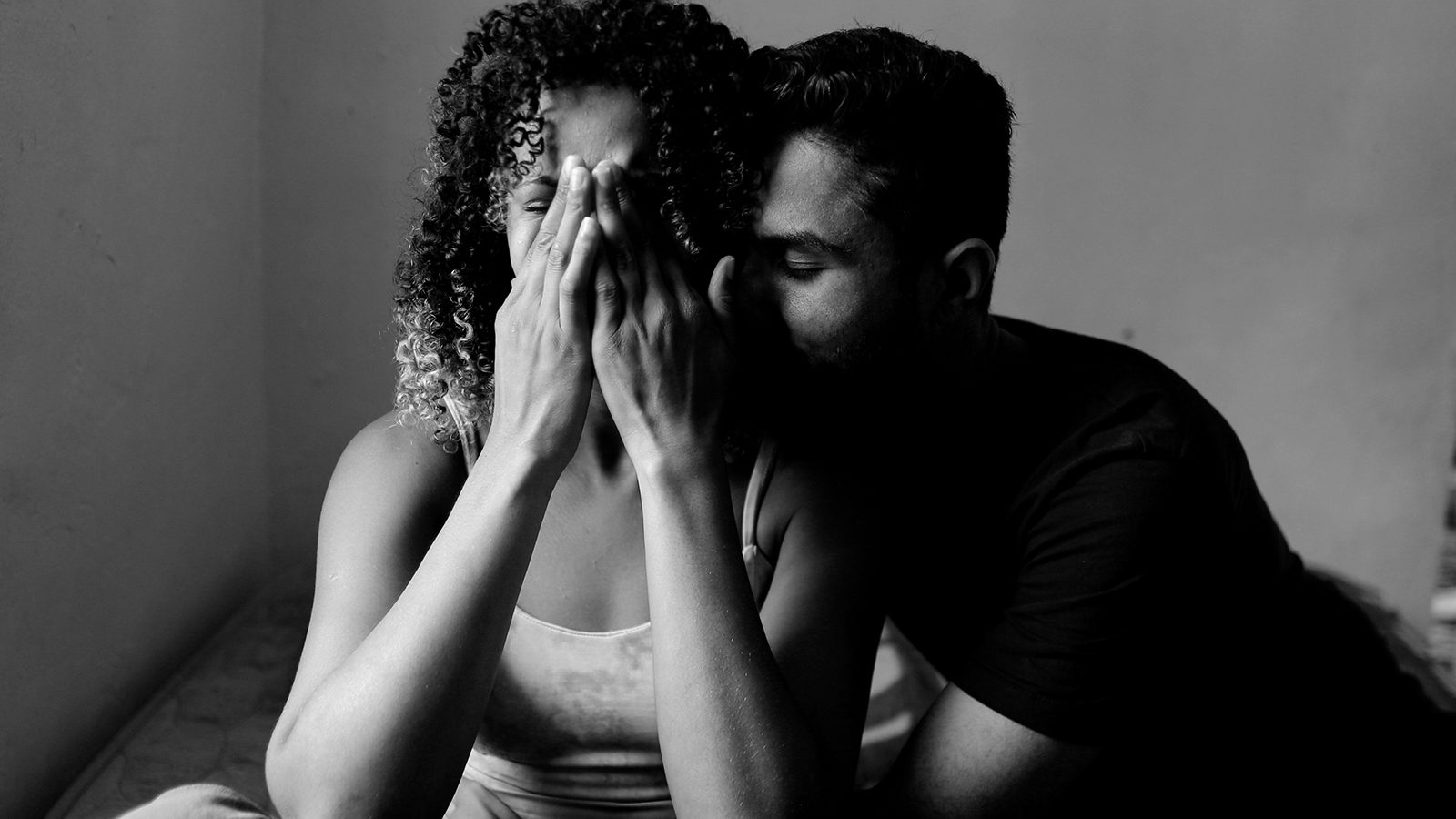 Psychologists Explain How to Support a Partner with Anxiety