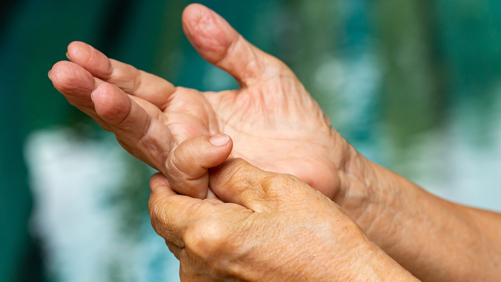 How to Naturally Relieve Arthritis in Fingers